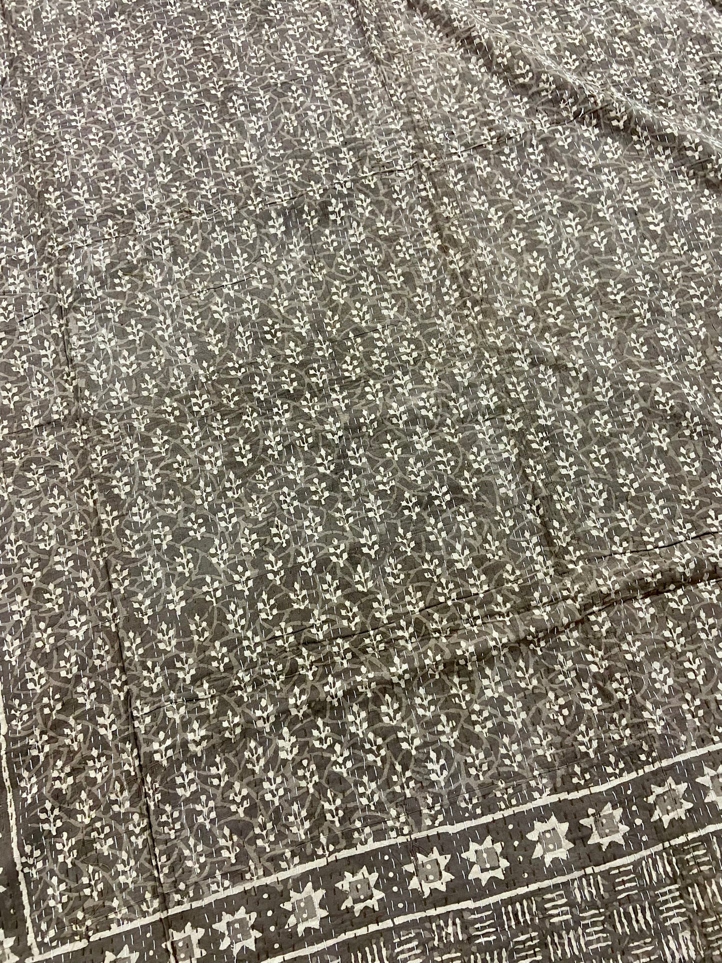 Hand Block Printed Minimalist Cotton Queen Kantha Quilt