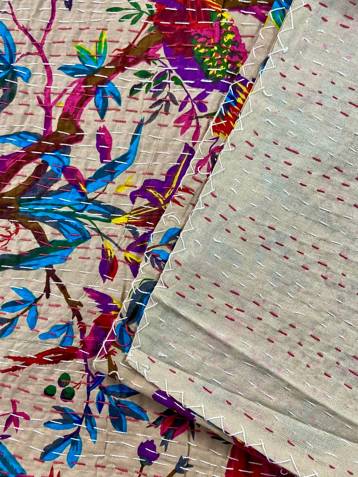 Biege Sparrow Kantha Quilt